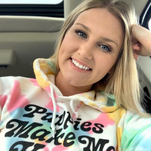 Meet your Posher, Lindsey - Picture 2 of 3